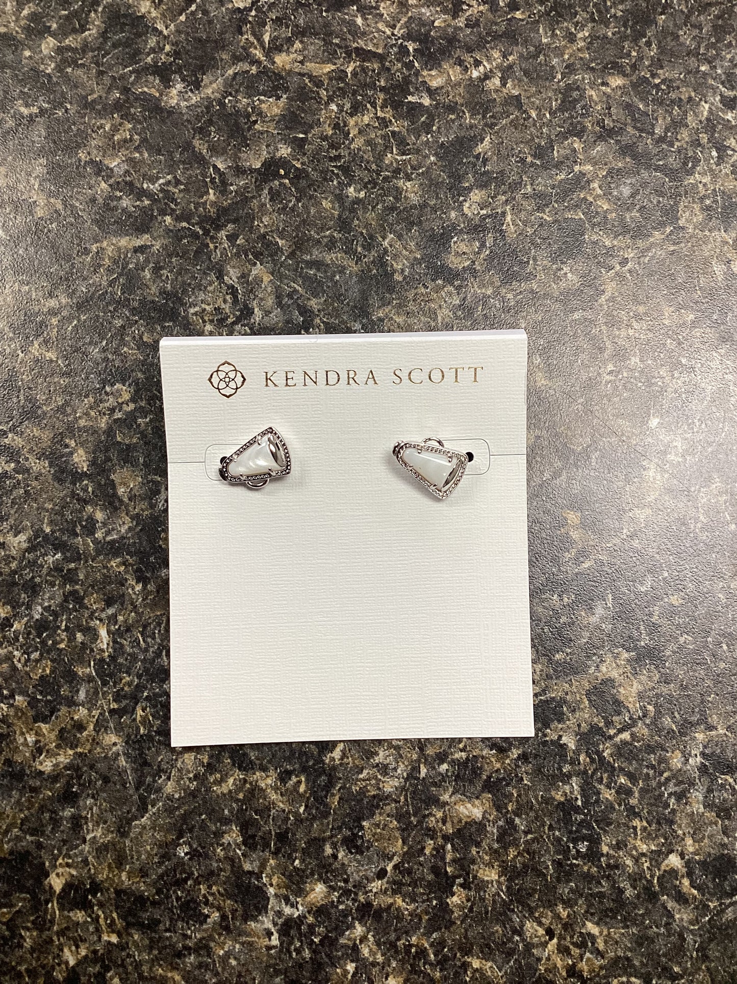 Cheer silver white pearl stud earrings