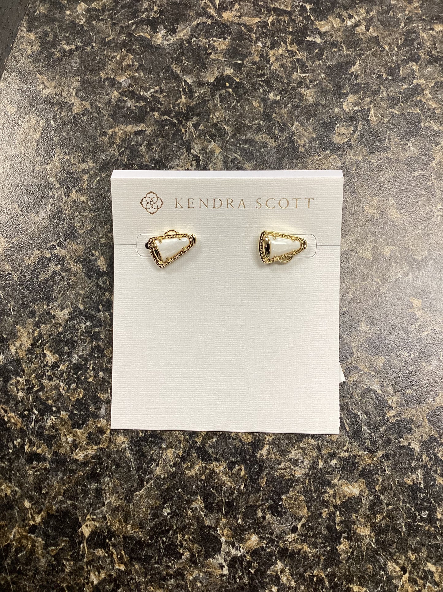 Cheer gold white pearl stud earrings