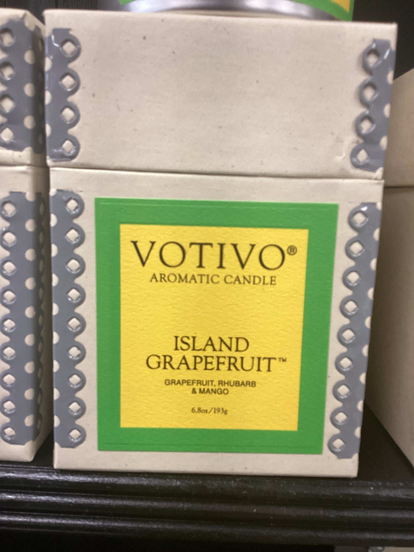 Island Grapefruit 6.8oz candle
