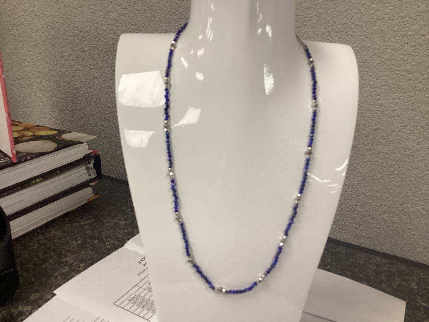 Scarlet choker rhod blue lapis