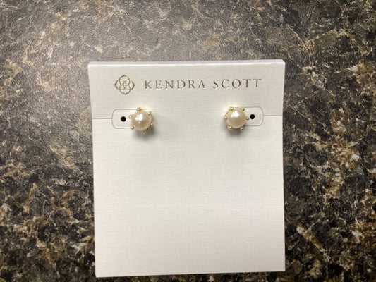 Ashton gold pearl stud earrings