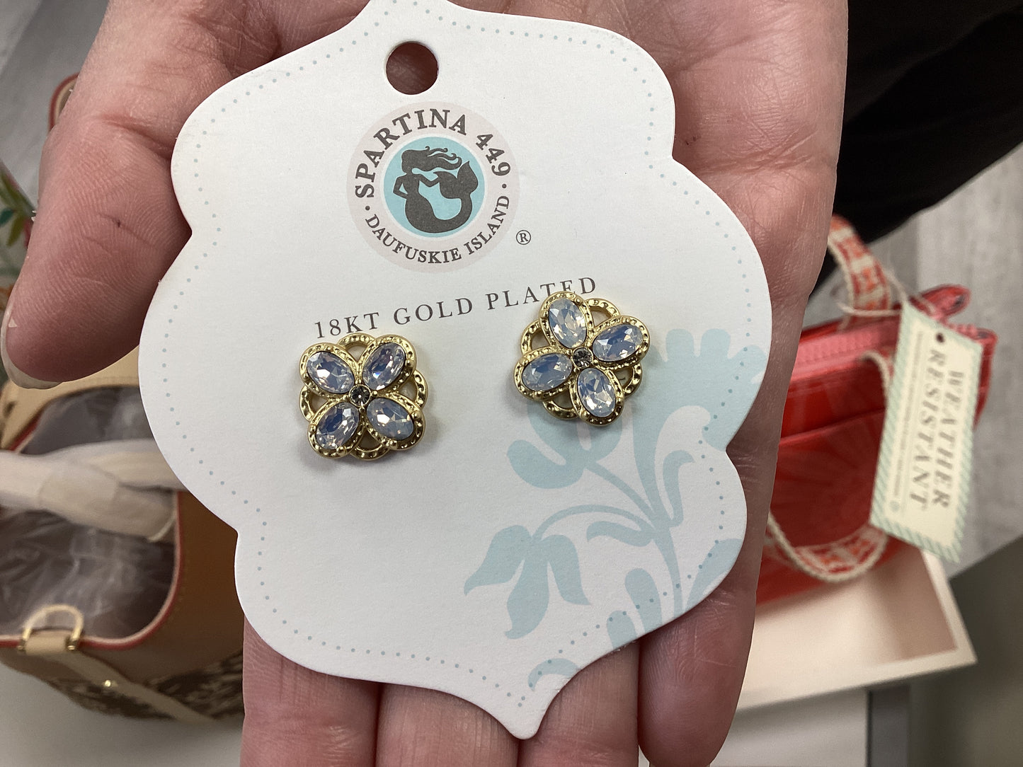 Rococo Stud earrings white opal