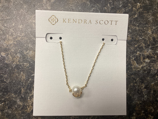 Ashton pearl pendant gold white pearl necklace