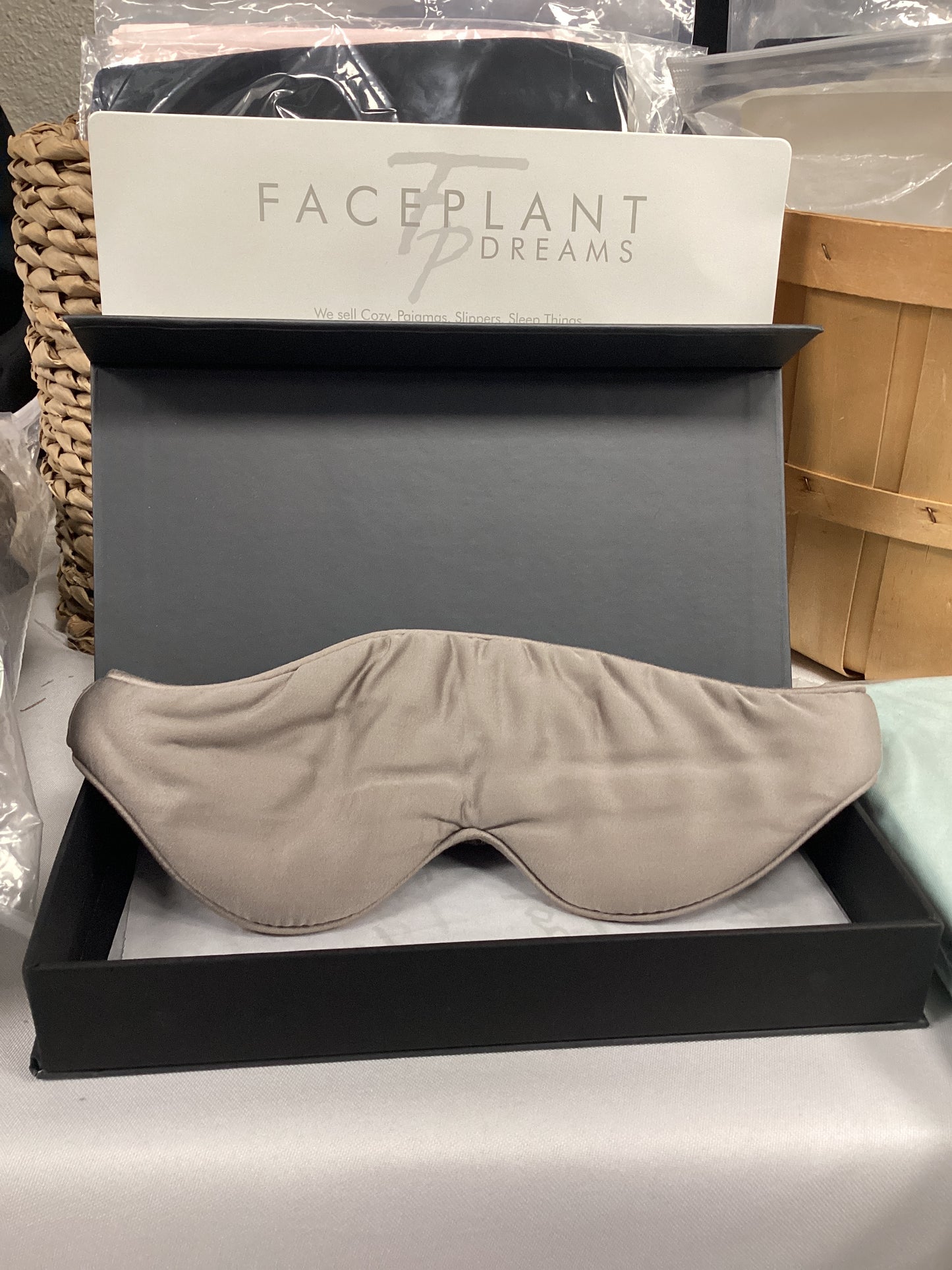 Pearl grey silk eyemask