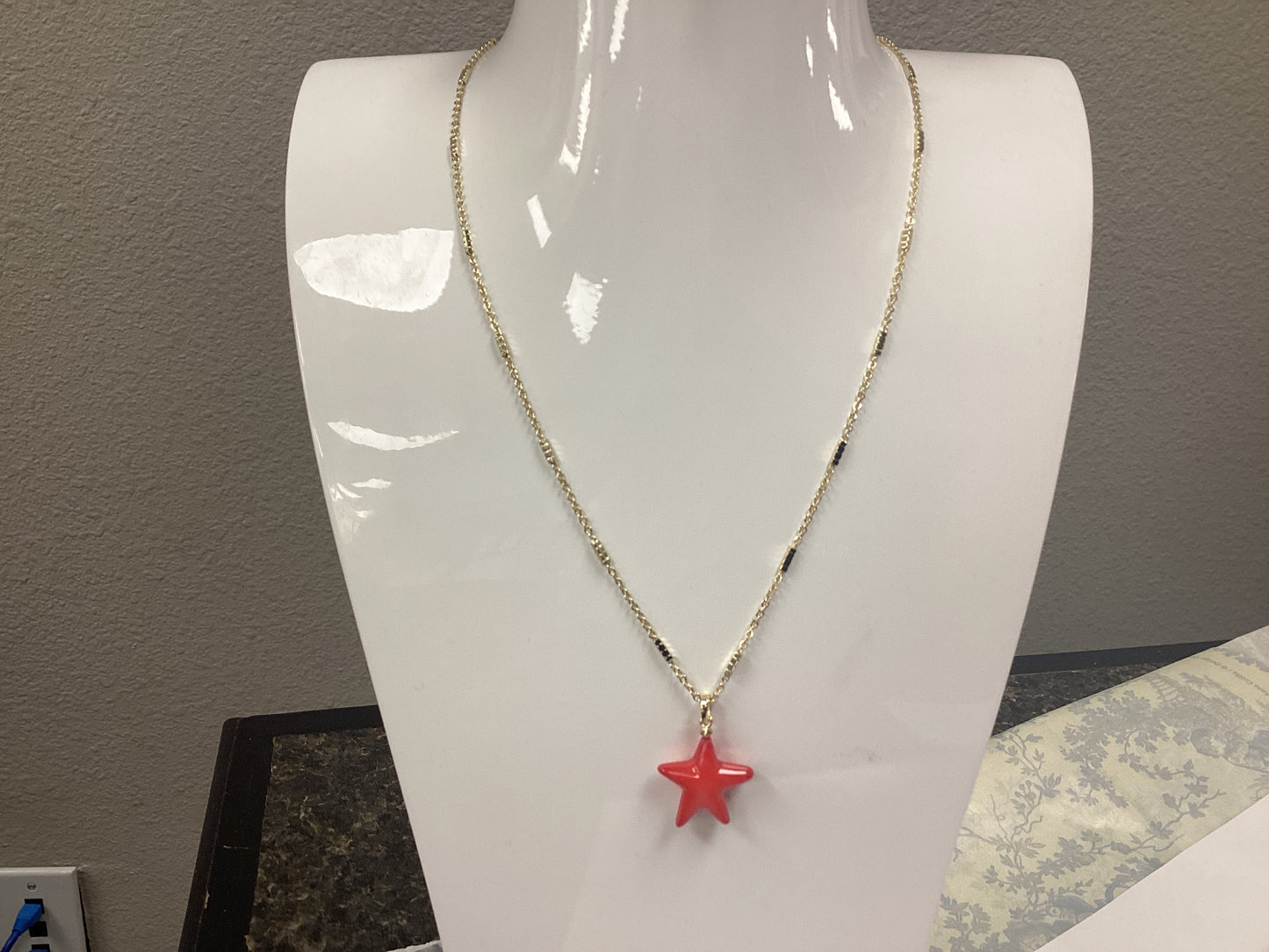 Jae Star gold Red short necklace