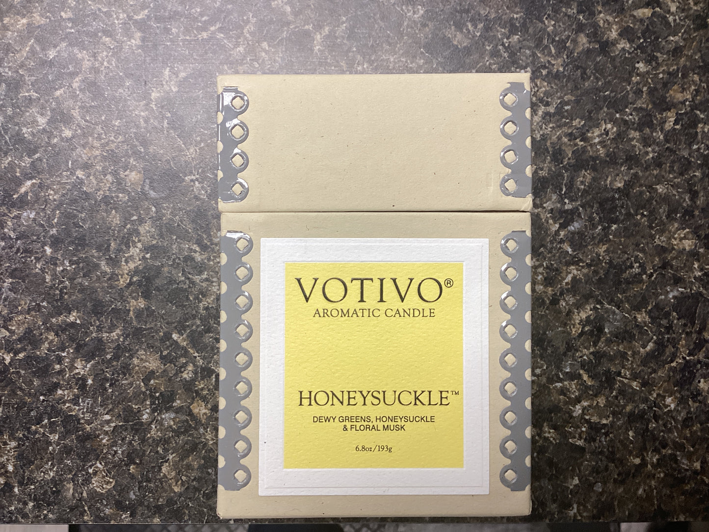 Honeysuckle 6.8oz Candle