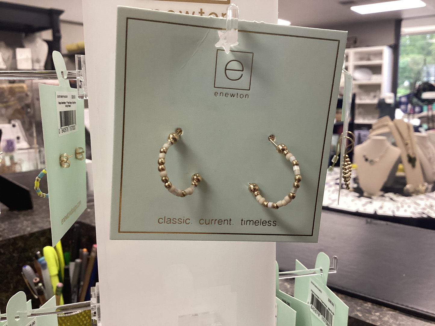 Shellabrate 1" huggie hoops