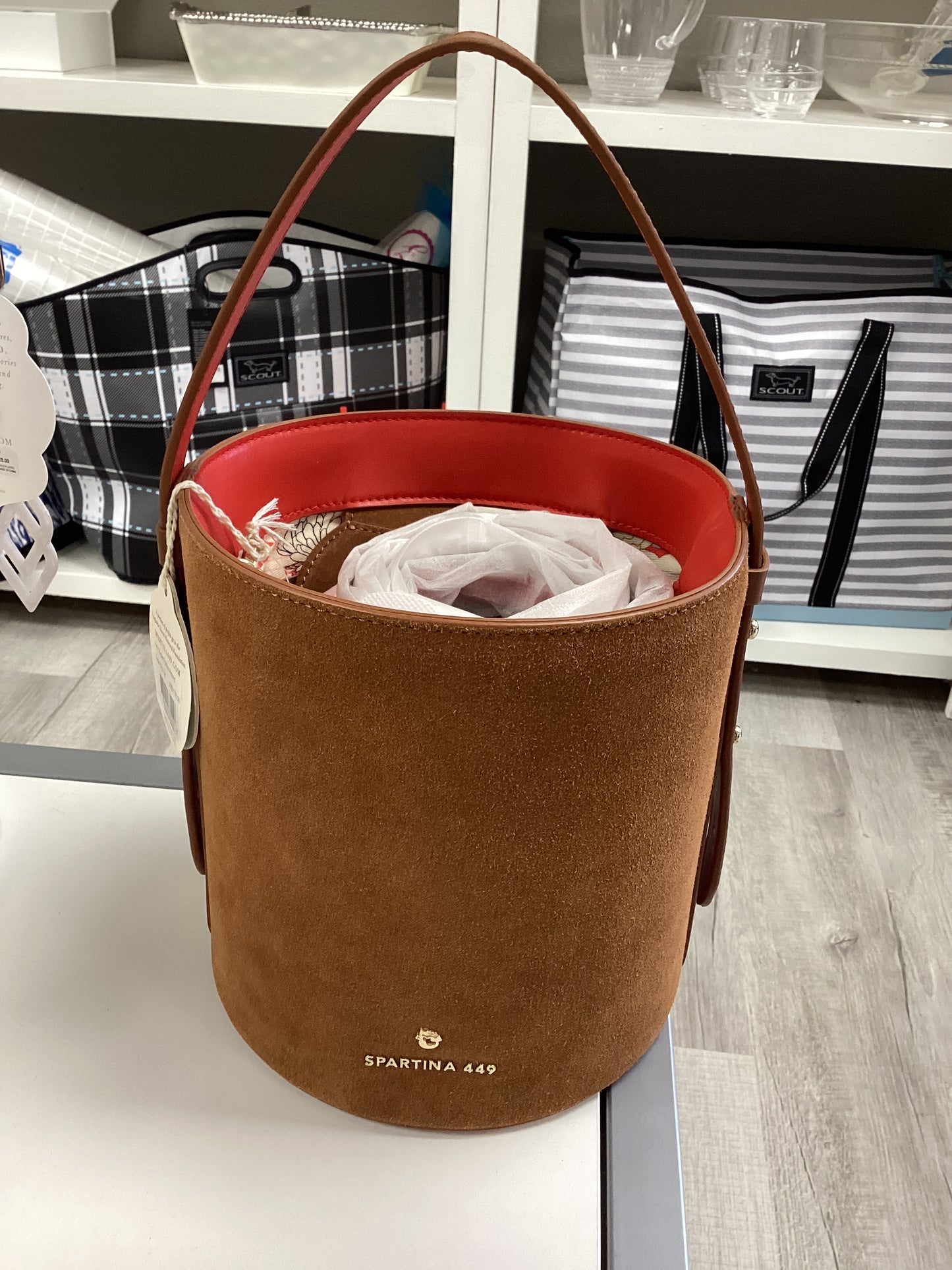 Ferry Bucket Portico Almond