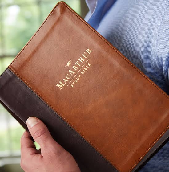 NKJV Giant Print Leather soft Brown Bible Red letter MacArthur Study Bible