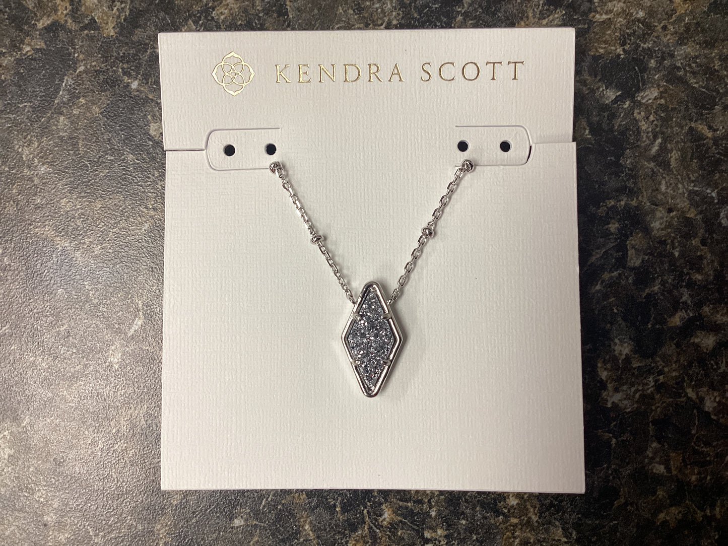 Kinsley short pendant necklace Rhod platinum drusy