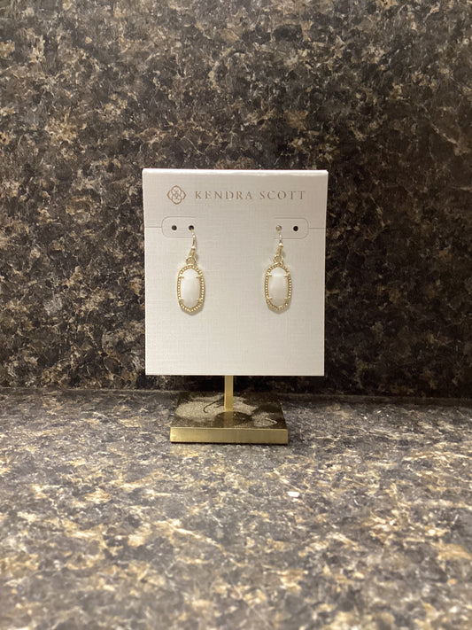 Lee gold white earrings