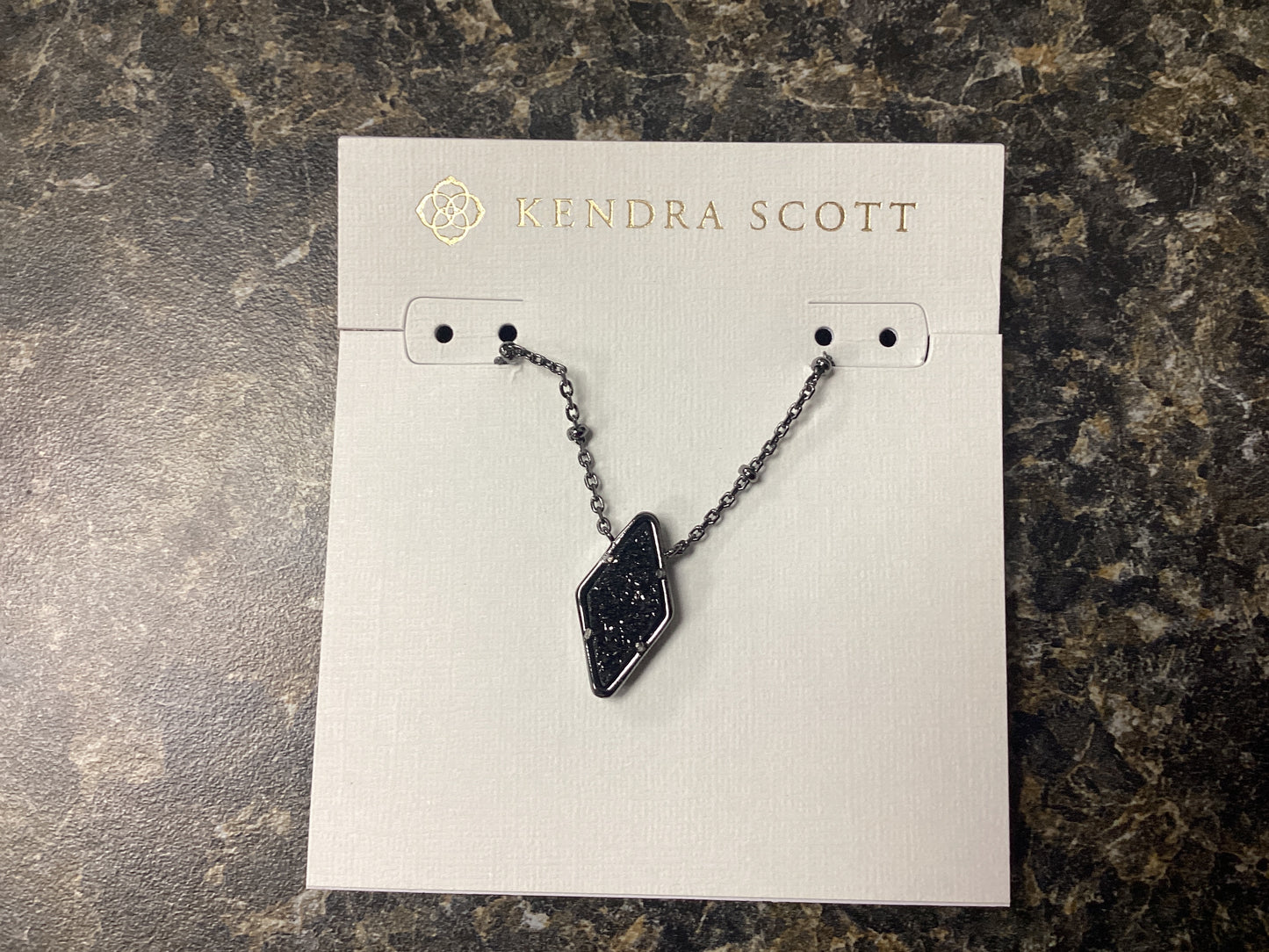 Kinsley short pendant necklace gnmt black drusy