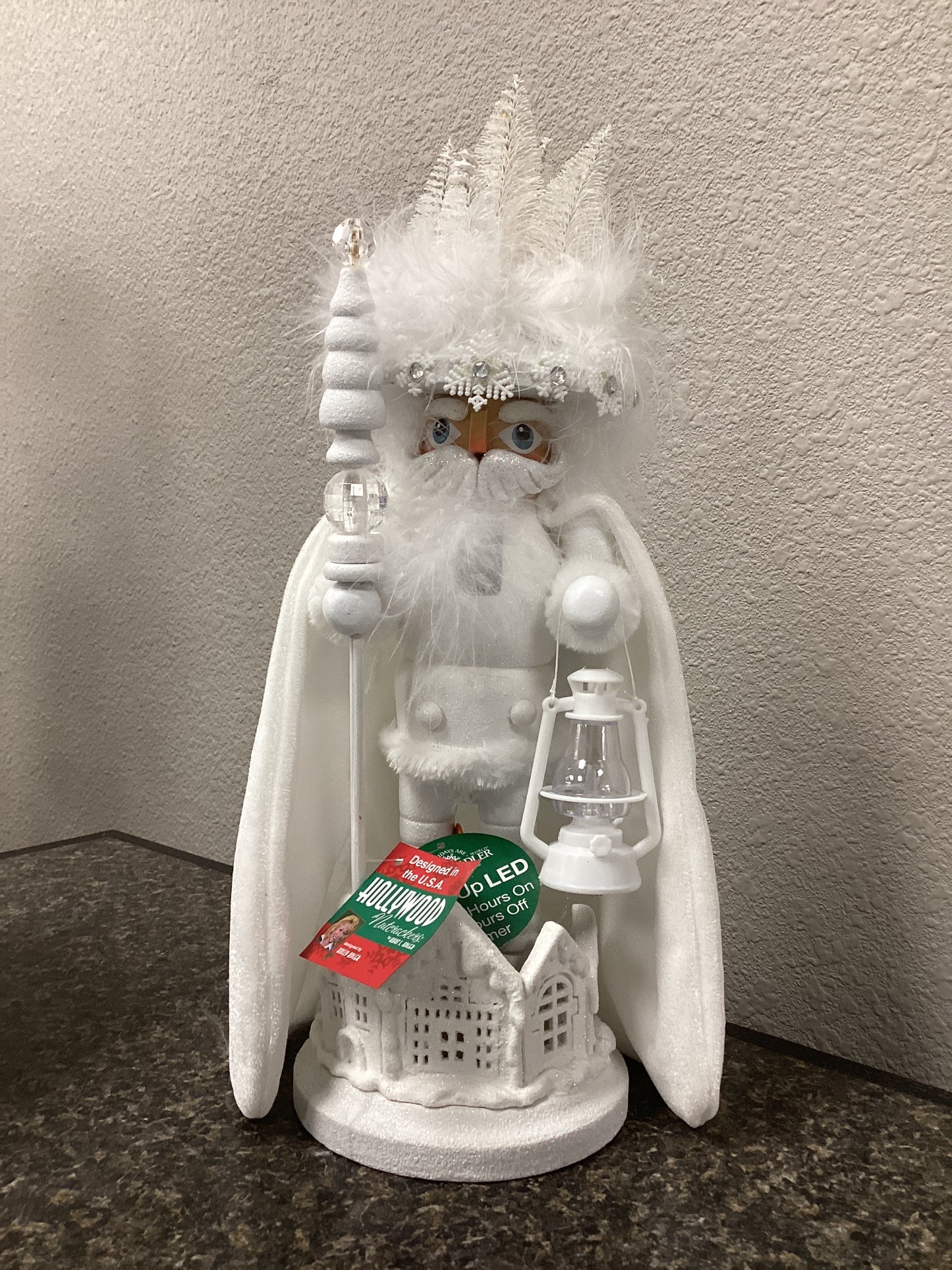 Hollywood White king led nutcracker