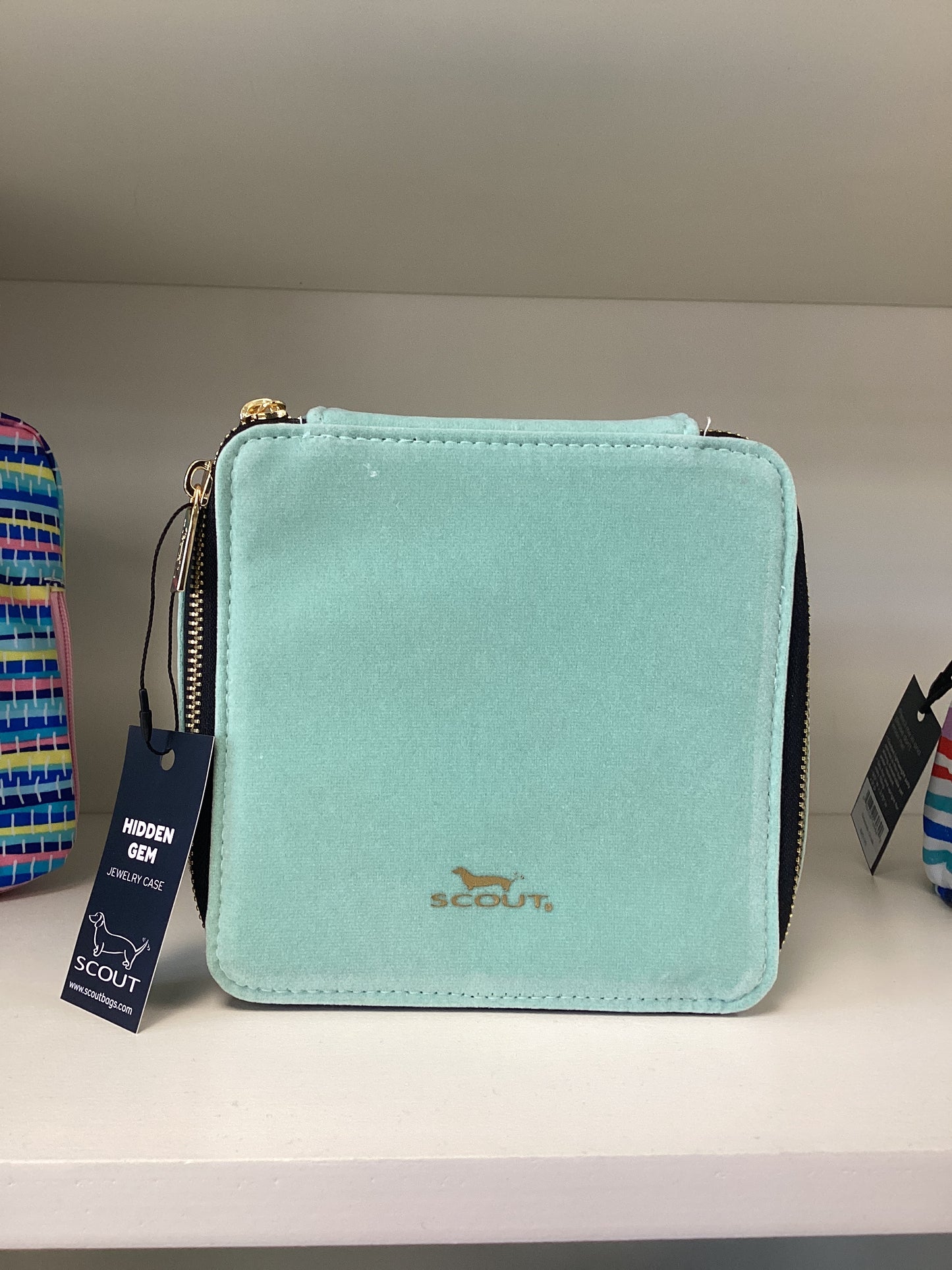 Hidden Gem - Aqua velvet