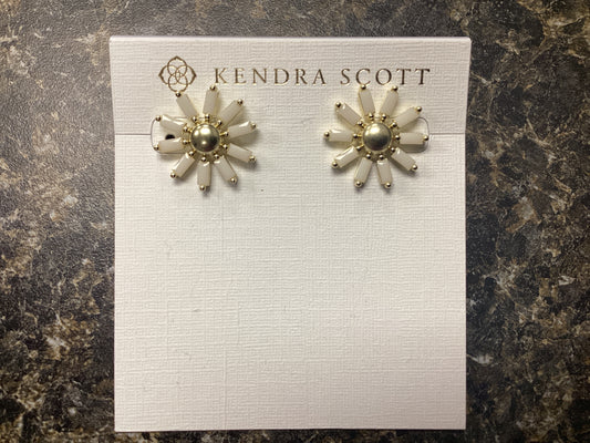 Madison Daisy gold white studs