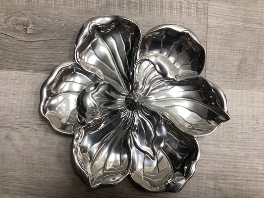 magnolia blossom 11" tray