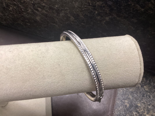 Merritt silver bangle