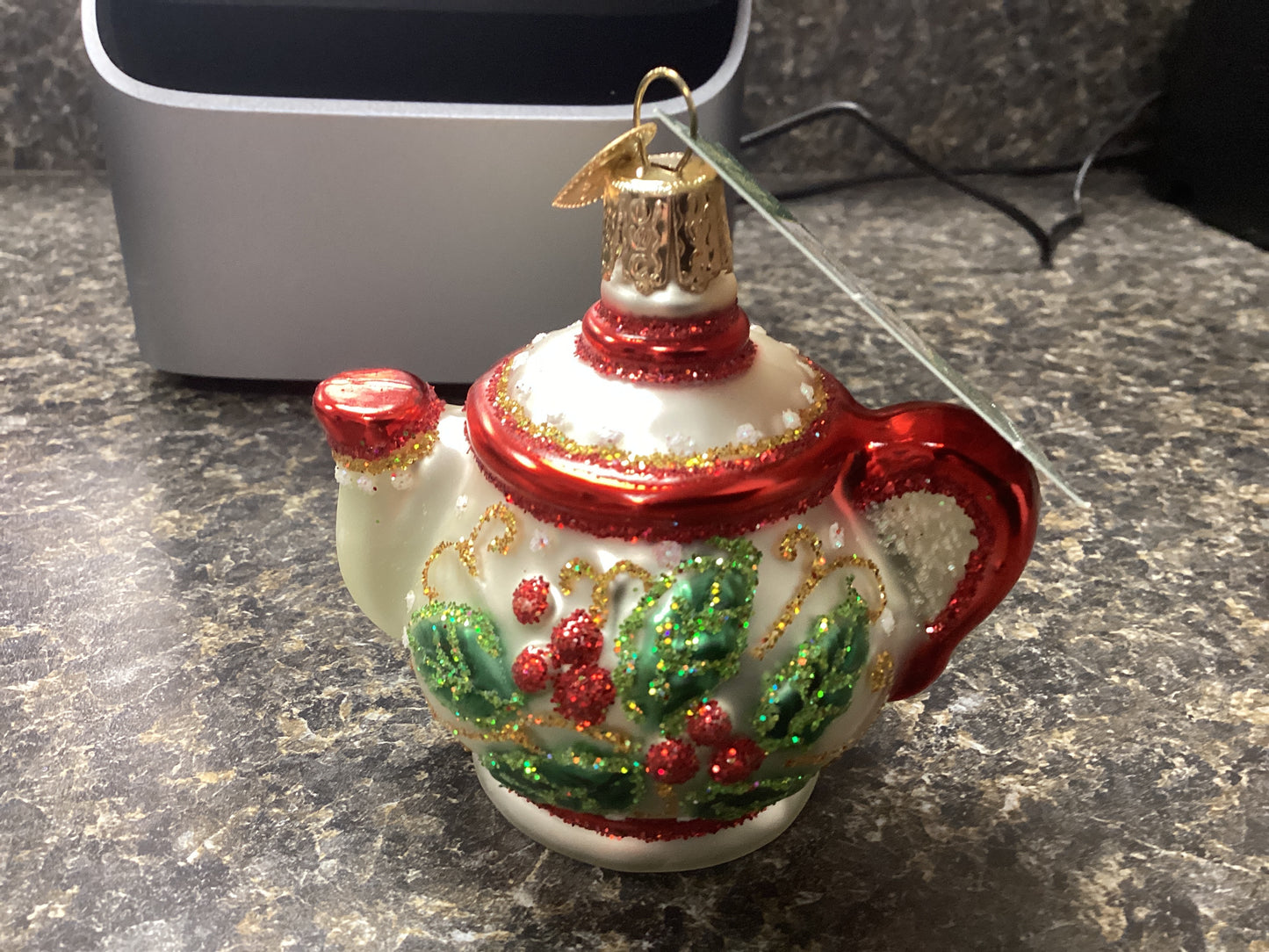 Holly teapot