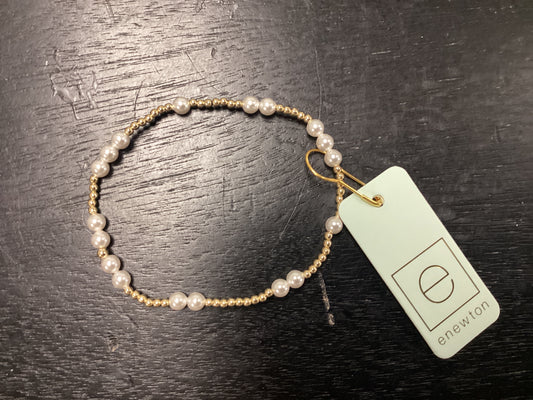 Hope Unwritten gold pearl bracelet