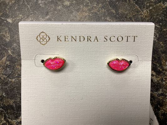 Lips gold pink opal stud earrin