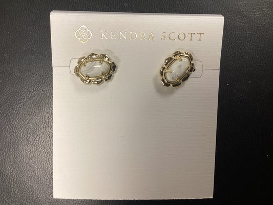 Piper gold white howlite stud earrings