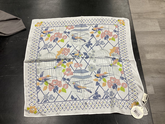 Songbird Small Silk Square scar