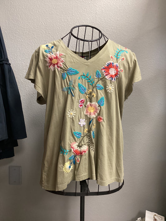 Grace Flutter moss green tee Large