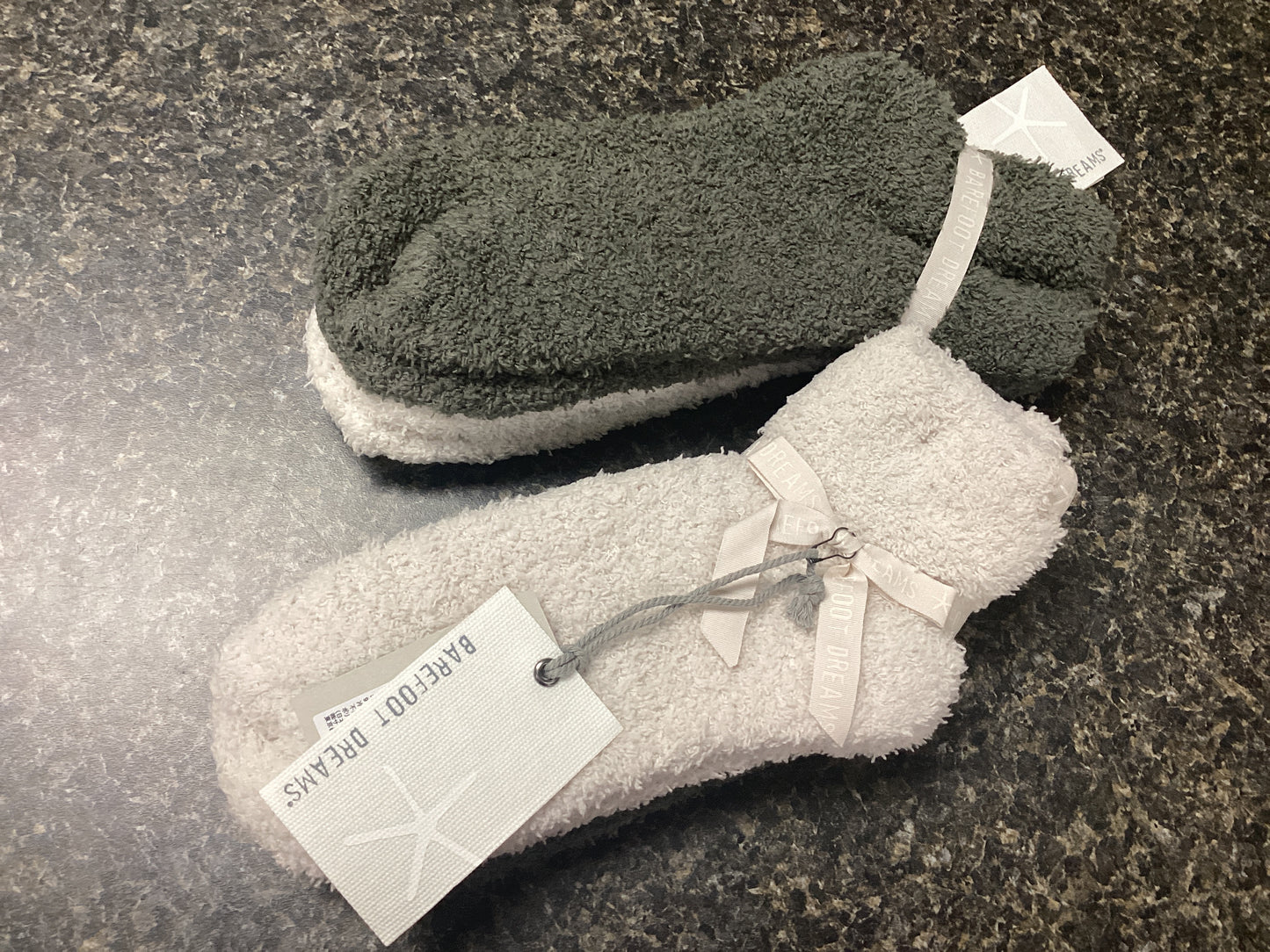 Cozy chic two pack sock set cream/sand dollar
