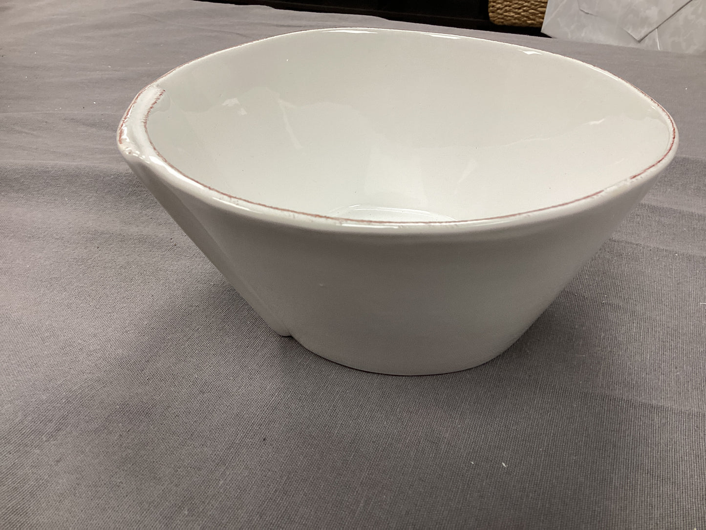 Lastra White Medium Serving Bowl