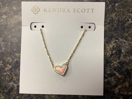 Framed Ari Heart Pendant Necklace Gold White Oplscnt Resin