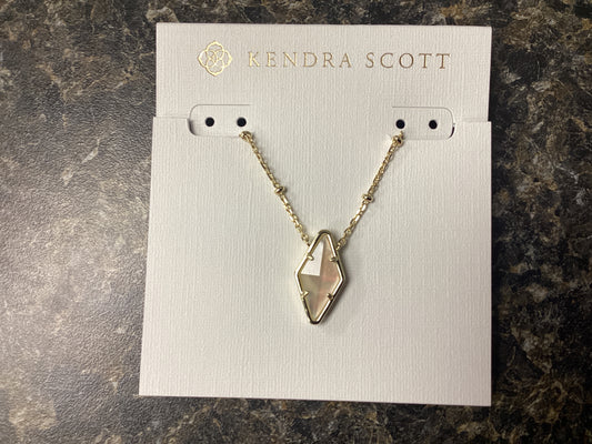 Kinsley short pendant necklace  Gold ivory mop