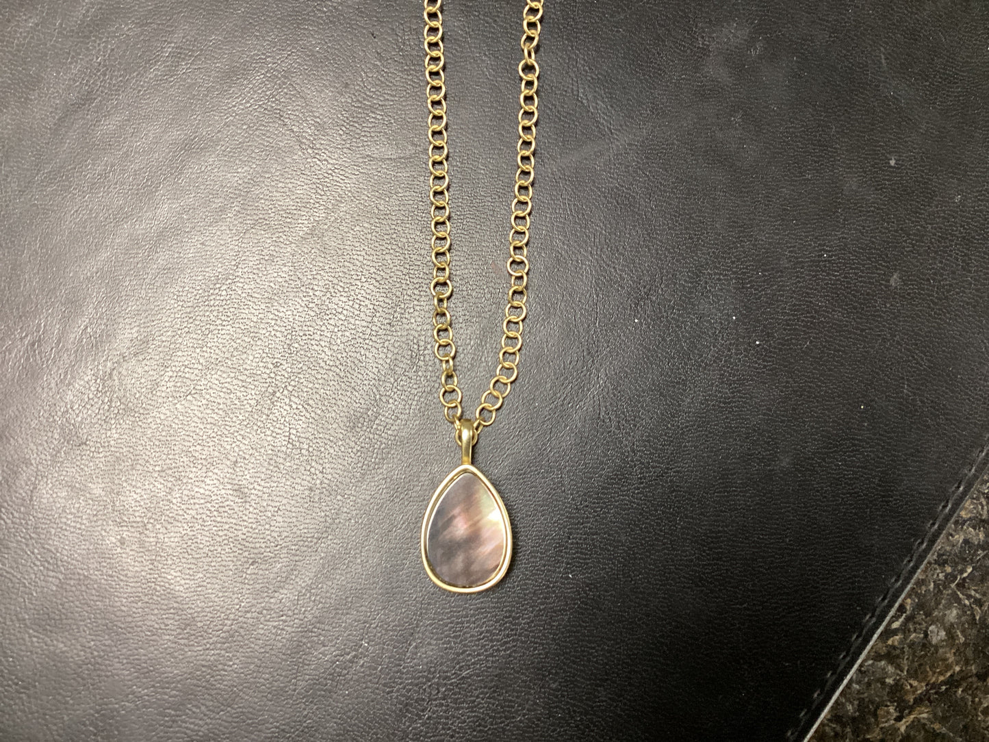 Naia gold Gray Pearl teardrop n