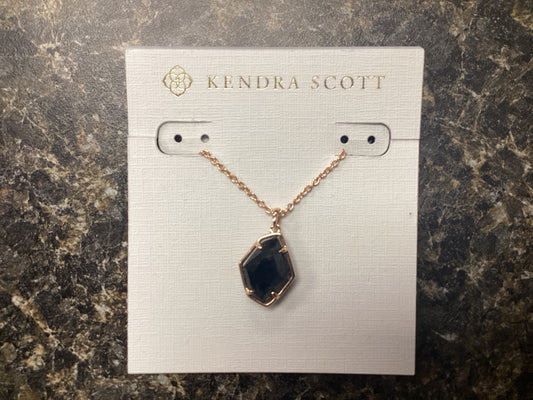 Ellington short pendant black necklace